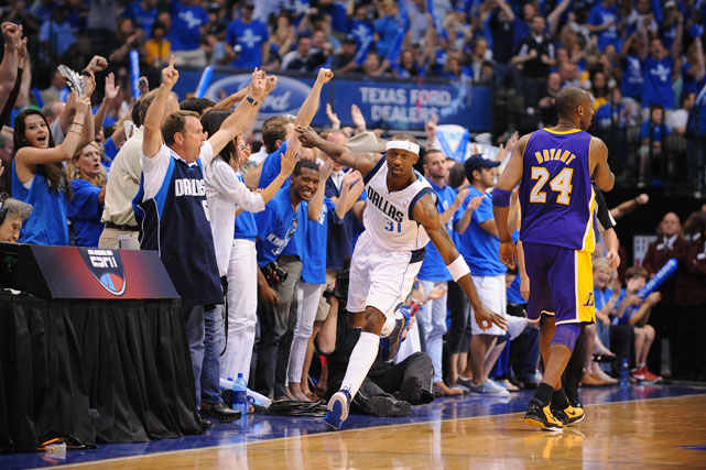 Mavericks defeat Lakers